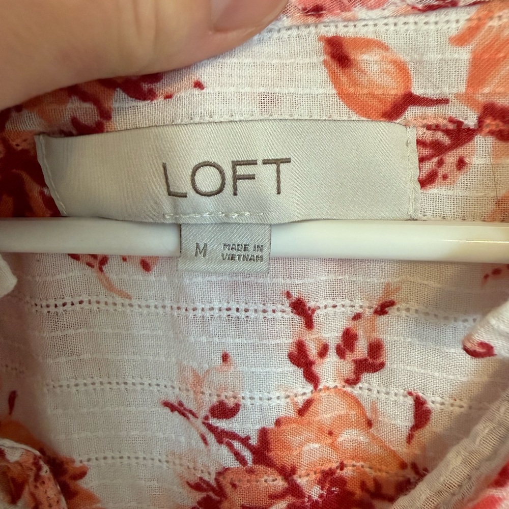 2/$30 LOFT Floral Blouse Medium White Coral Pink Boho Ruffle Neck Cotton Top - Picture 7 of 9
